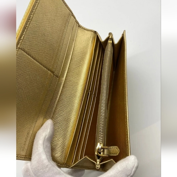 ⭐️Golden Prada - Picture 6 of 15